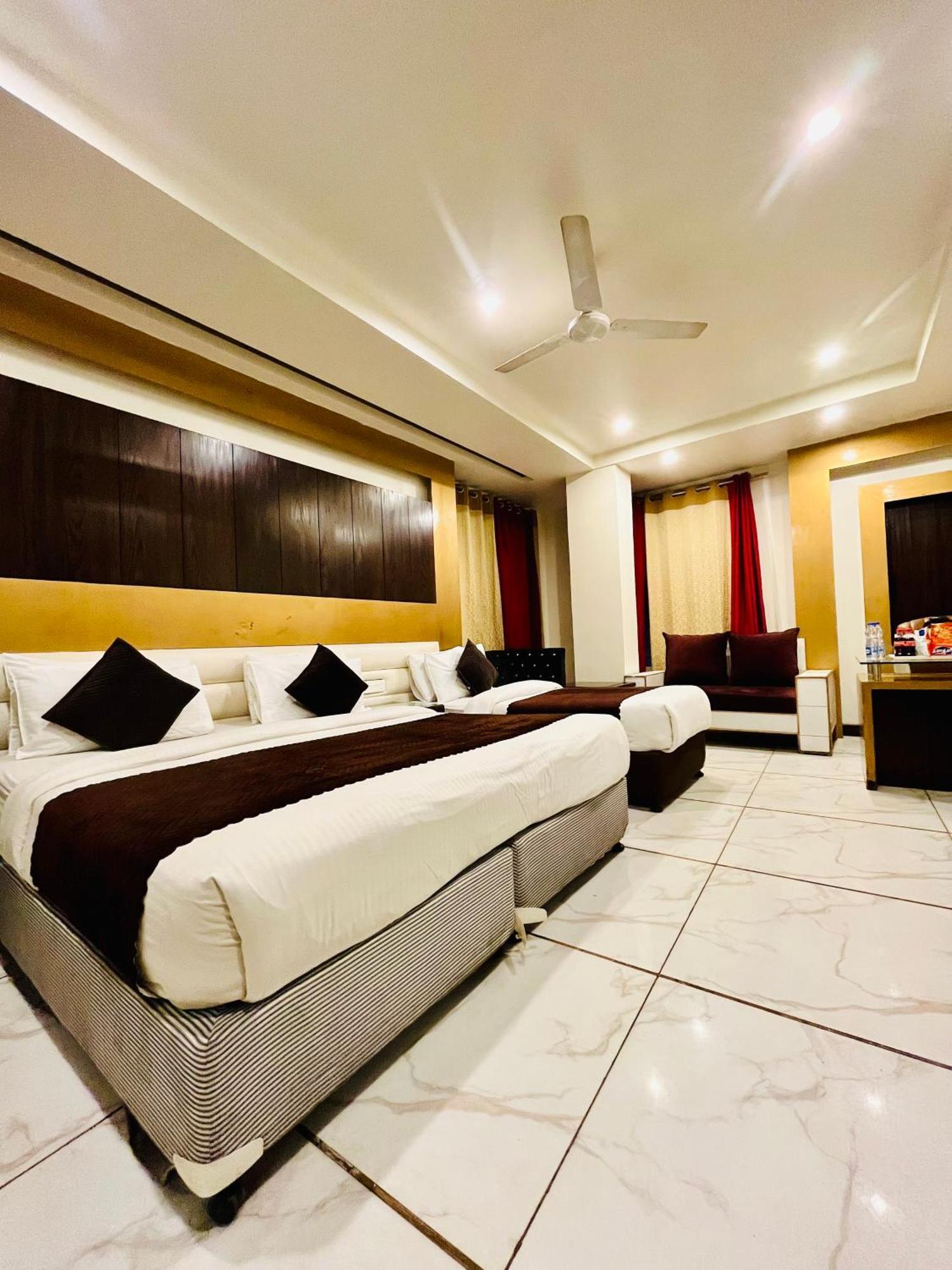 Frankstay -le Unit By Worth 4* New Delhi